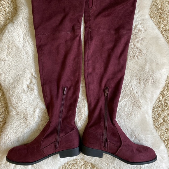 maroon color boots